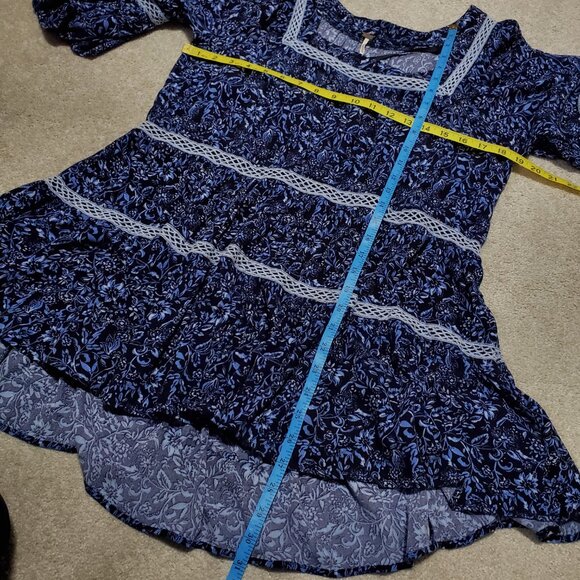 FREE PEOPLE Talk About It Tunic Top Blouse Tiered Peasant Floral Women's Medium - Picture 12 of 13